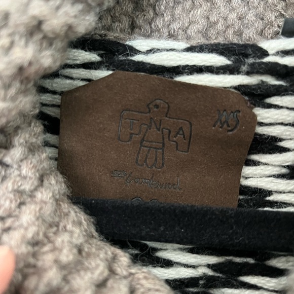 Aritzia TNA Cowichan style zip up sweater - Picture 2 of 3
